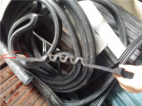 波浪型橡膠止水帶